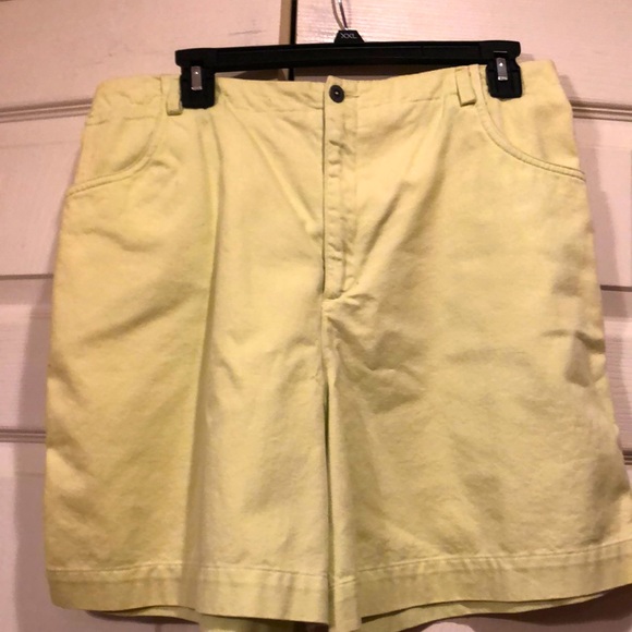 Liz Claiborne size 10 Lime Color Cotton Shorts. - Picture 1 of 4